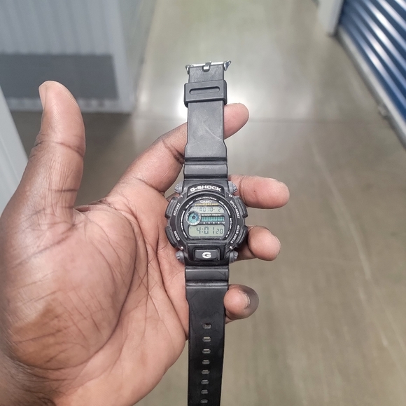 Casio G-shock Digital Resin Black - Picture 3 of 5